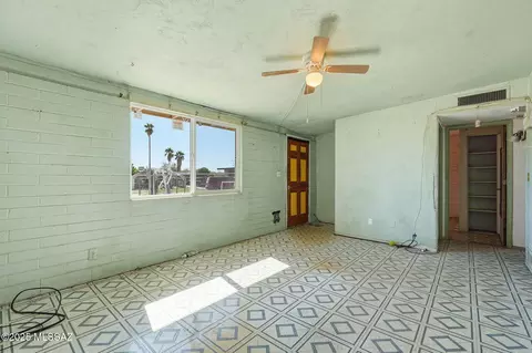 2519 Parkside Dr, Tucson, AZ 85713 photo 3