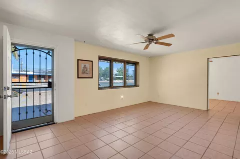 Living - 3370 E 25th St, Tucson, AZ 85713 photo 3 of 5