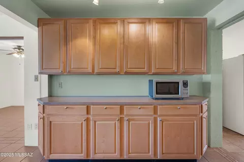 Kitchen - 3370 E 25th St, Tucson, AZ 85713 photo 4 of 5