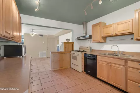 Kitchen - 3370 E 25th St, Tucson, AZ 85713 photo 1 of 5