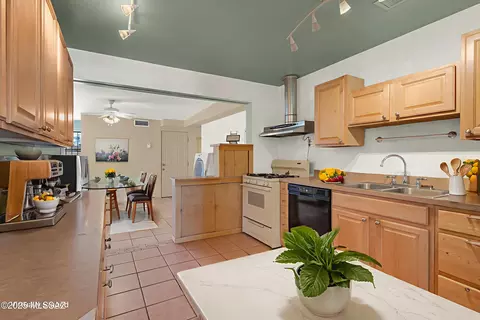Kitchen - 3370 E 25th St, Tucson, AZ 85713 photo 2 of 5