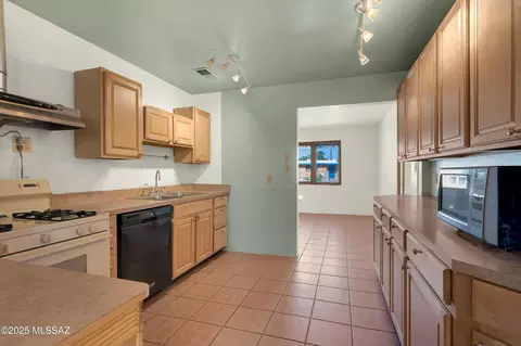 Kitchen - 3370 E 25th St, Tucson, AZ 85713 photo 5 of 5