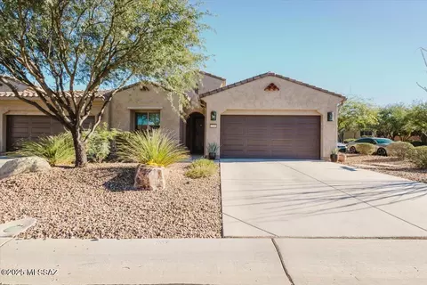 1110 N Broken Hills Dr, Green Valley, AZ 85614