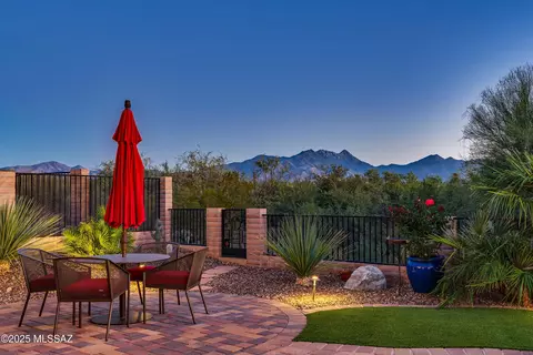 2336 E Madera Plateau Dr, Green Valley, AZ 85614