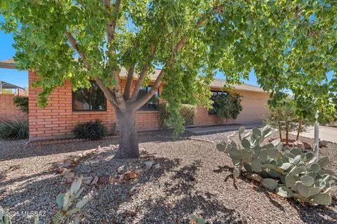 6630 N Morning Glory Dr, Tucson, AZ 85741