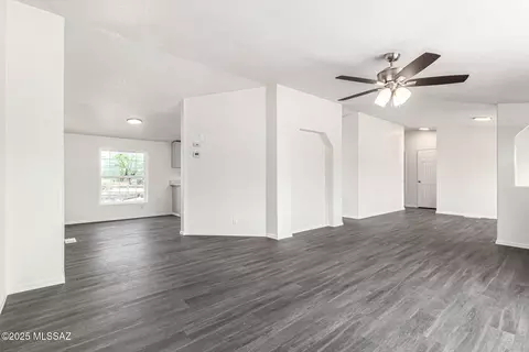 10055 S Big Thunder Dr, Vail, AZ 85641 photo 6
