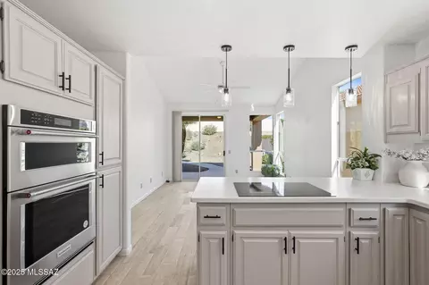 Kitchen - 64384 E Round Robin Ln, Tucson, AZ 85739 photo 6 of 10