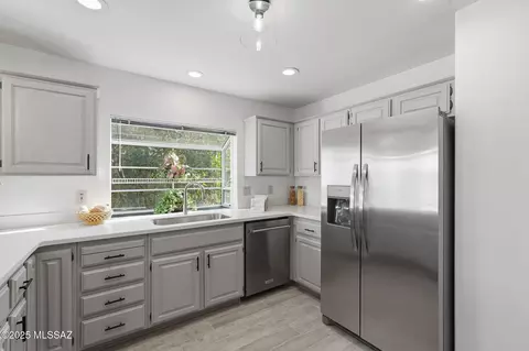 Kitchen - 64384 E Round Robin Ln, Tucson, AZ 85739 photo 3 of 10