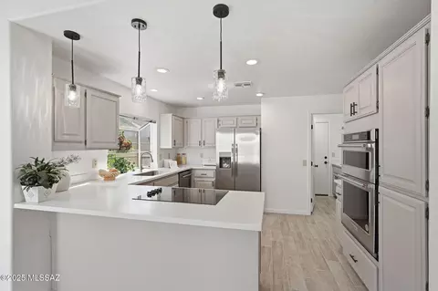 Kitchen - 64384 E Round Robin Ln, Tucson, AZ 85739 photo 9 of 10