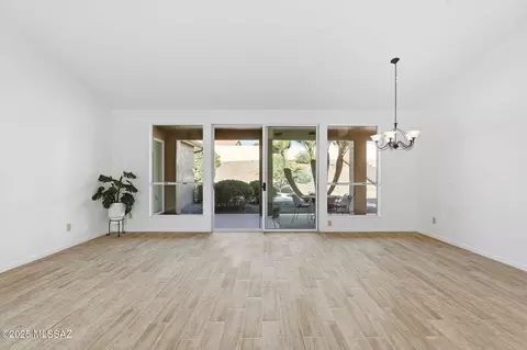 Living - 64384 E Round Robin Ln, Tucson, AZ 85739 photo 7 of 9