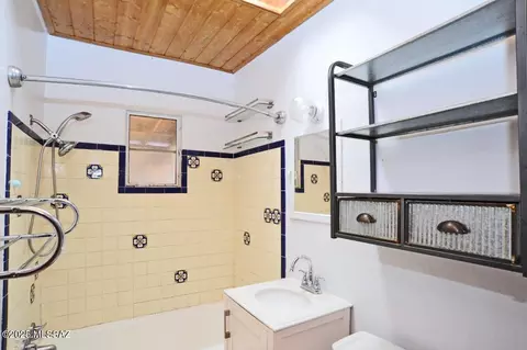 Bath - 2749 N Cortez Pl, Tucson, AZ 85705 photo 1 of 3