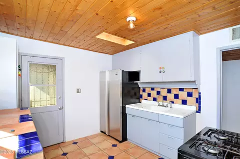Kitchen - 2749 N Cortez Pl, Tucson, AZ 85705 photo 4 of 4