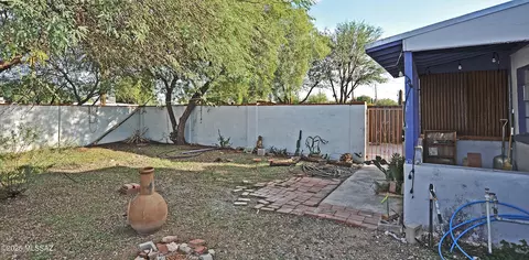 Exterior - 2749 N Cortez Pl, Tucson, AZ 85705 photo 8 of 11