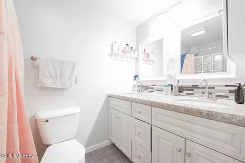 Bath - 7330 E 32nd St, Tucson, AZ 85710 photo 2 of 3
