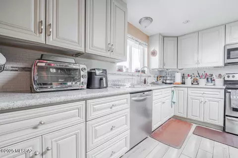 Kitchen - 7330 E 32nd St, Tucson, AZ 85710 photo 1 of 3