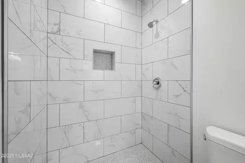 Bath - 3166 E Andrada Rd, Vail, AZ 85641 photo 2 of 2