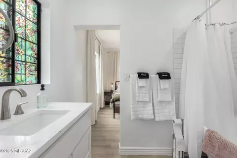 Bath - 403 Elm St, Tucson, AZ 85705 photo 1 of 1
