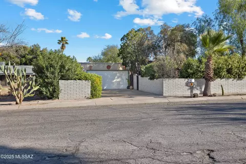 532 N Citadel Ave, Tucson, AZ 85748