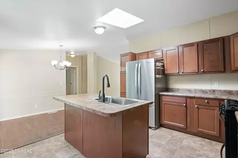 6205 E Rough Rock Dr, Tucson, AZ 85756 photo 2
