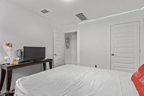 Bedroom - 12767 E Joffroy Dr, Vail, AZ 85641 photo 6 of 8