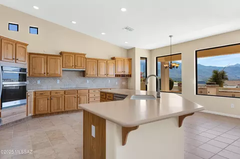 Kitchen - 63429 E Desert Mesa Ct, Tucson, AZ 85739 photo 2 of 6