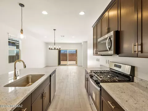 6965 W Sweetshade Ln, Tucson, AZ 85757