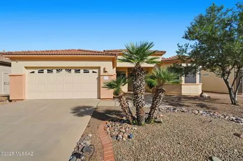88 N Cedar Crest Dr, Green Valley, AZ 85614