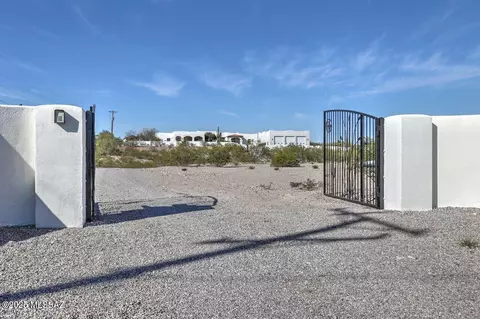6241 N Panorama Dr, Tucson, AZ 85743
