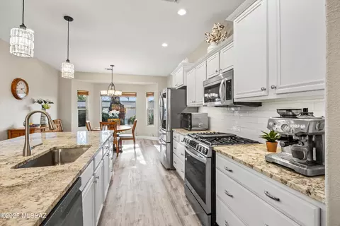 Kitchen - 7439 E Maritime Dr, Tucson, AZ 85756 photo 3 of 6