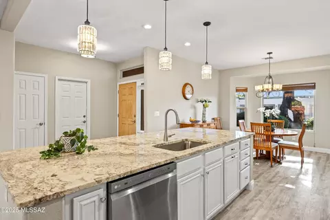 Kitchen - 7439 E Maritime Dr, Tucson, AZ 85756 photo 2 of 6
