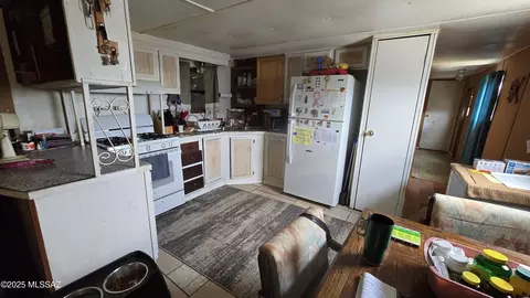 Kitchen - 240 S Lawson Ln, Willcox, AZ 85643 photo 2 of 2