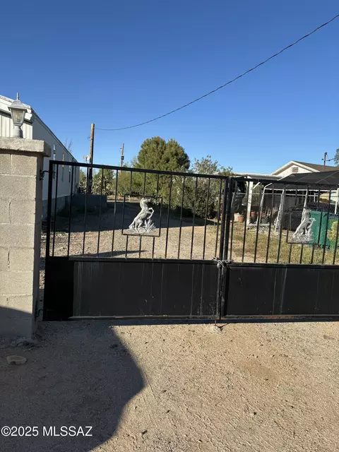 3227 E Pinal St, Tucson, AZ 85739 photo 4