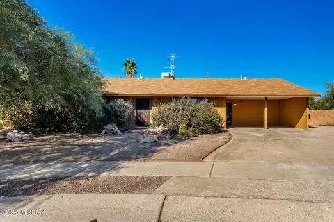 8067 E 7th St, Tucson, AZ 85710