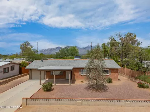 5731 E Helen St, Tucson, AZ 85712