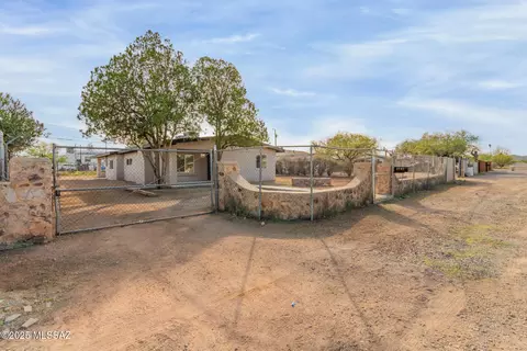 2731 W Mossman Rd, Tucson, AZ 85746