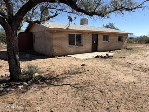 2817 E Frontage Rd, Amado, AZ 85645