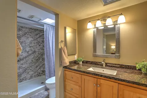 Bath - 9022 E Seneca St, Tucson, AZ 85715 photo 3 of 5