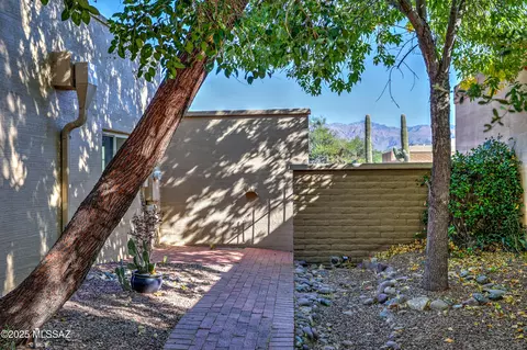 Exterior - 9022 E Seneca St, Tucson, AZ 85715 photo 7 of 9