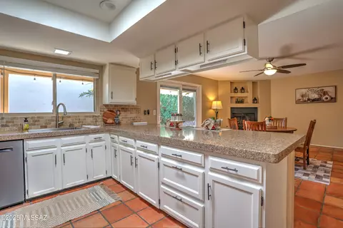 Kitchen - 9022 E Seneca St, Tucson, AZ 85715 photo 4 of 5