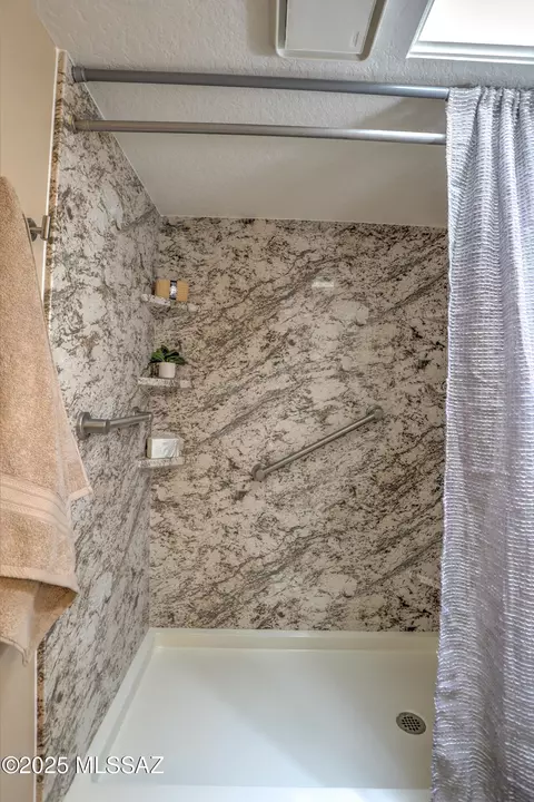Bath - 9022 E Seneca St, Tucson, AZ 85715 photo 4 of 5