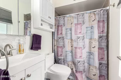 Bath - 1018 E Geneva St, Pearce, AZ 85625 photo 1 of 2