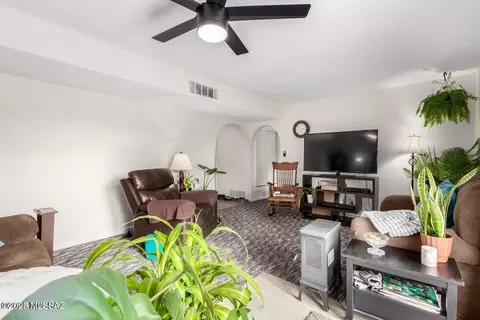 Living - 1018 E Geneva St, Pearce, AZ 85625 photo 5 of 5