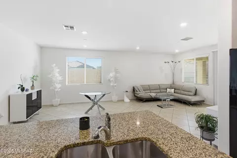 10822 E Franklin Falls Way, Vail, AZ 85641 photo 8