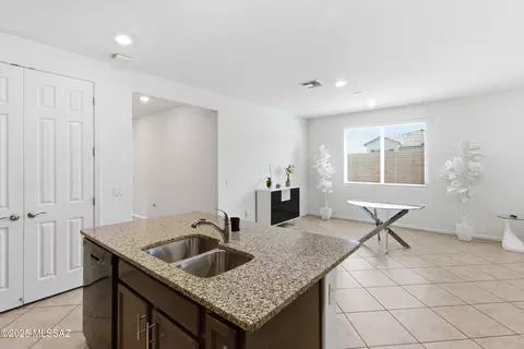 10822 E Franklin Falls Way, Vail, AZ 85641 photo 9