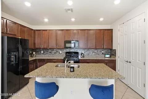 10822 E Franklin Falls Way, Vail, AZ 85641 photo 4