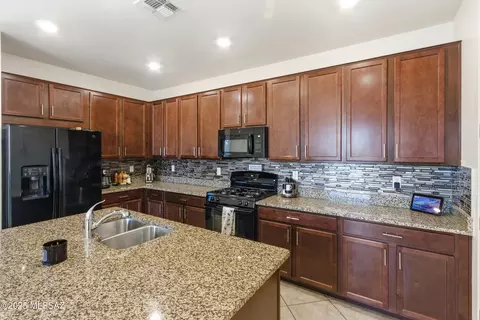 10822 E Franklin Falls Way, Vail, AZ 85641 photo 10