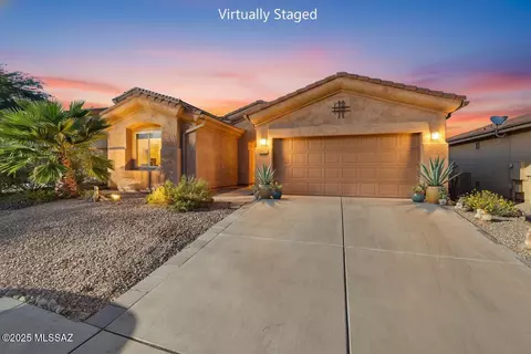 37 E Calle Trona, Green Valley, AZ 85614