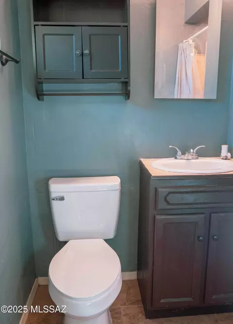 Bath - 5356 E 20th St, Tucson, AZ 85711 photo 2 of 3