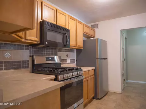 Kitchen - 5356 E 20th St, Tucson, AZ 85711 photo 3 of 4
