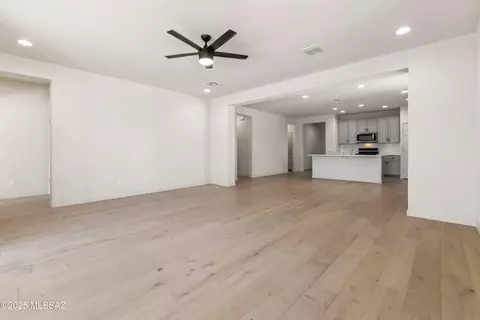 Living - 13384 E Knipe Pl, Tucson, AZ 85747 photo 1 of 3